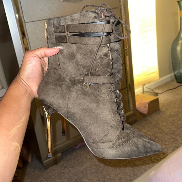 Stiletto booties - Picture 1 of 4